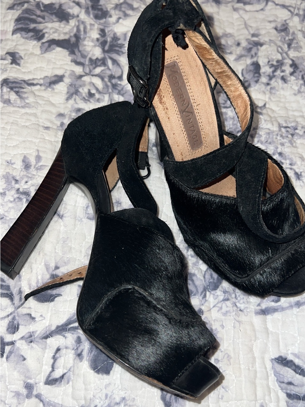 Modern Vintage Black Pony Hair Heel